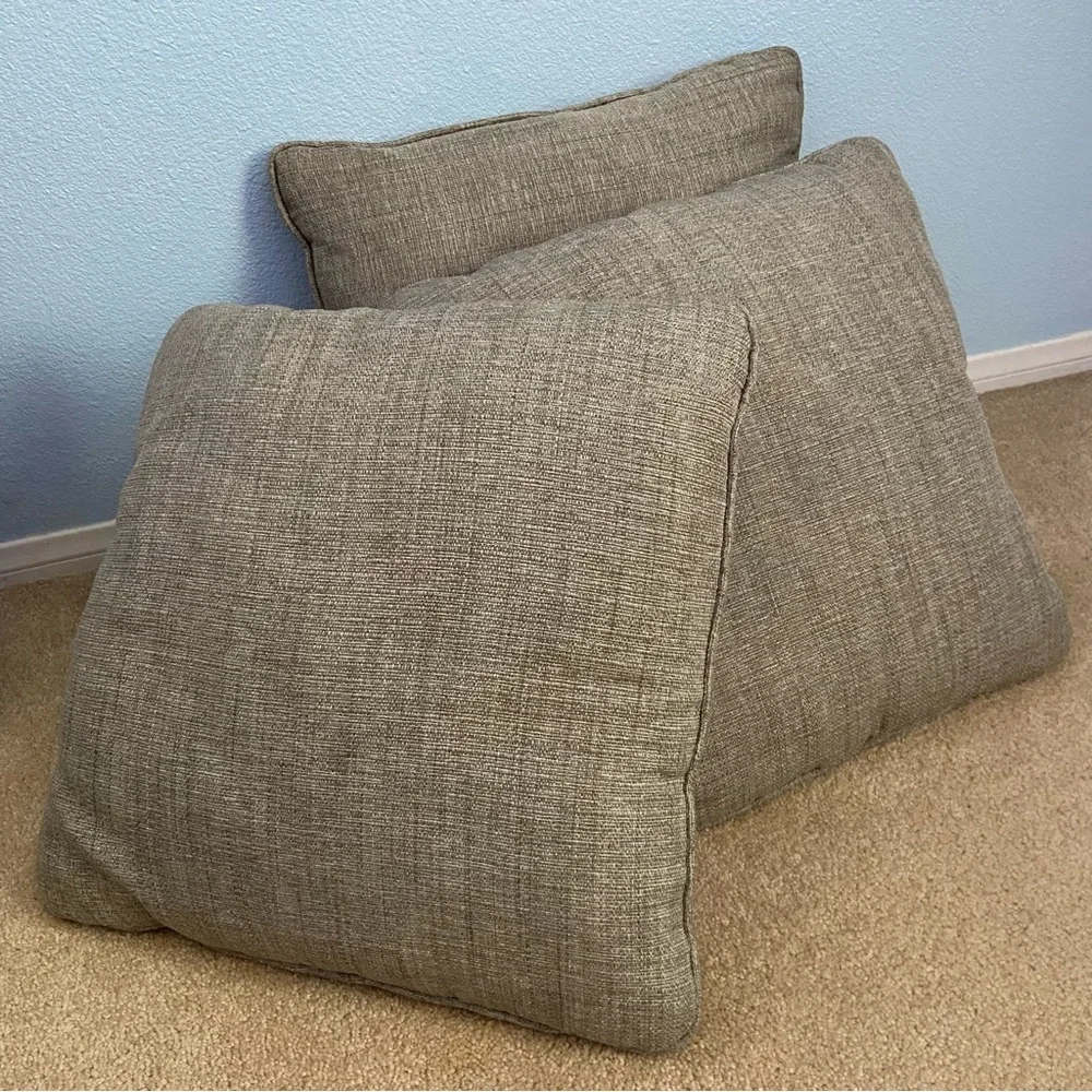 Medium Size Indoor/Outdoors Throw Pillows Earth Tone Tweed Set of Two 18”x18” - Picture 4 of 4